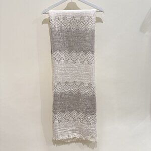 Piscatexil Staggered Drops Throw Blanket Neutral Gray/Creme